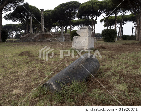 old ancient ostia archeological ruins 81920071