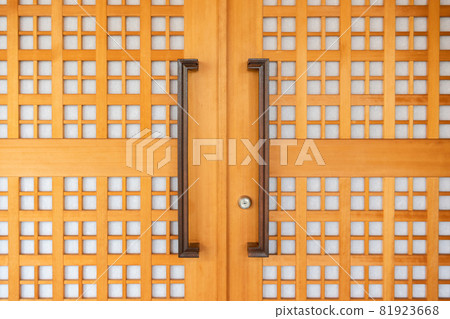 Japanese house entrance door 81923668