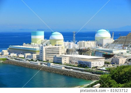 [Ehime Prefecture] Ikata Nuclear Power Station under clear skies 81923712