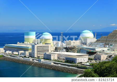 [Ehime Prefecture] Ikata Nuclear Power Station under clear skies 81923714