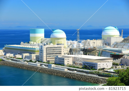 [Ehime Prefecture] Ikata Nuclear Power Station under clear skies 81923715