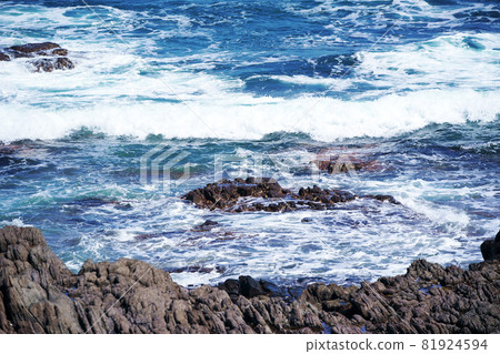 Scenery with the Sea of Okhotsk and reefs Omu-cho, Hokkaido Scenery with the Sea of Okhotsk and reefs Omu-cho, Hokkaido 81924594