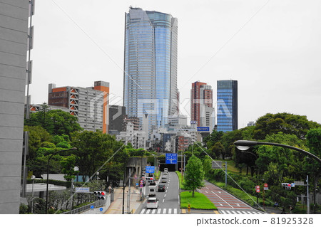 September 587 Minato-ku 587 Intersection in front of the Japan Academic Conference and Roppongi Tunnel / Minami Aoyama 81925328
