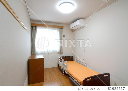 Long-term care facility room 81926337