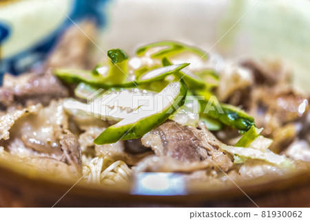 Home cooking meat soba 81930062