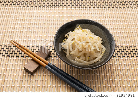 Namul of bean sprouts 81934981