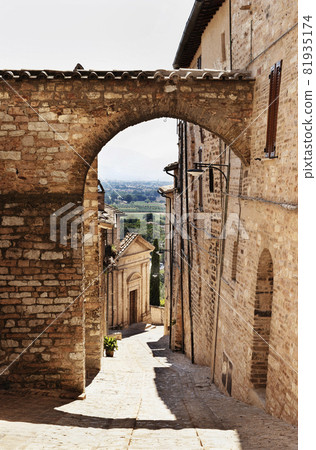 Narrow street in Spello ,Italy Narrow street in Spello ,Italy 81935174