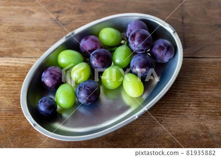 葡萄,光澤馬斯喀特和先鋒 葡萄,光澤馬斯喀特和先鋒 81935882