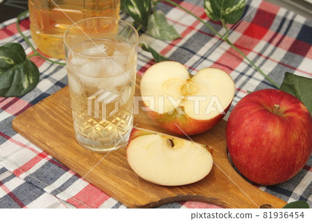 Apple cider vinegar 81936454