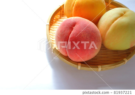 Three colors of peach, red, white, yellow, white phoenix, white peach, yellow peach Three colors of peach, red, white, yellow, white phoenix, white peach, yellow peach 81937221