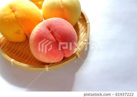 Three colors of peach, red, white, yellow, white phoenix, white peach, yellow peach Three colors of peach, red, white, yellow, white phoenix, white peach, yellow peach 81937222