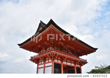 Kiyomizu-dera Temple in summer 81937325