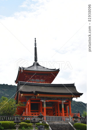 夏天的清水寺、西門和三層寶塔 夏天的清水寺、西門和三層寶塔 81938096