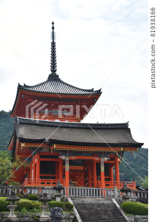 夏天的清水寺、西門和三層寶塔 夏天的清水寺、西門和三層寶塔 81938166