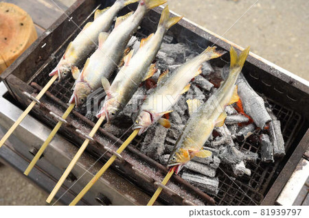 Grilled sweetfish with charcoal Grilled sweetfish with charcoal 81939797