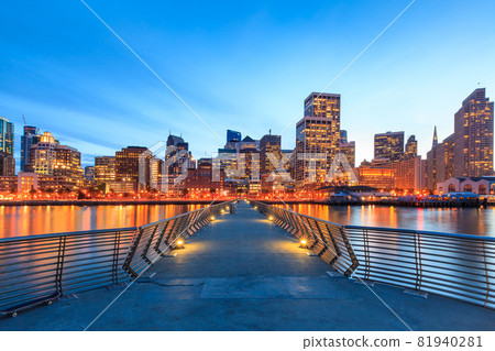 Panorama view of Boston skyline 81940281