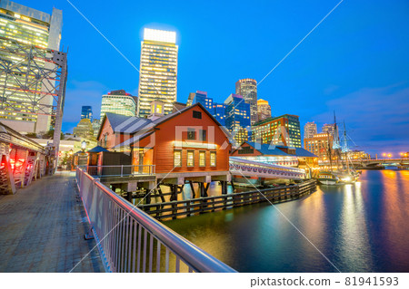 Boston Harbor skyline at twilight, Massachusetts Boston Harbor skyline at twilight, Massachusetts 81941593