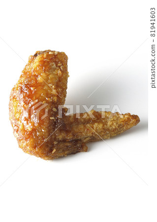 Shooting sweet and spicy chicken wings on a white background 81941603
