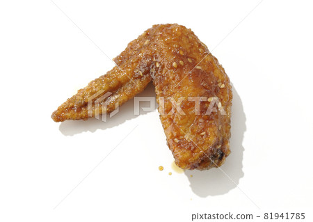 Shooting sweet and spicy chicken wings on a white background 81941785