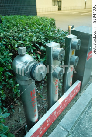 Fire hydrant (fire hydrant) _ vertical Fire hydrant (fire hydrant) _ vertical 81944030
