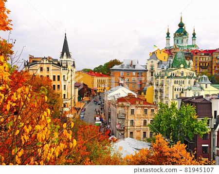 烏克蘭基輔安德烈斜坡秋景 烏克蘭基輔安德烈斜坡秋景 81945107