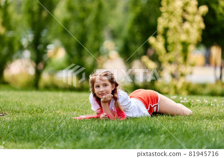 child girl with braided hair style with pink kanekalon child girl with braided hair style with pink kanekalon 81945716