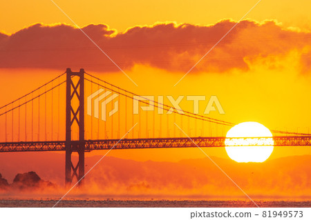 Sunrise in the morning mist, Innoshima Bridge, Onomichi City, Hiroshima Prefecture Sunrise in the morning mist, Innoshima Bridge, Onomichi City, Hiroshima Prefecture 81949573