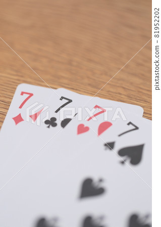 紙牌遊戲 紙牌遊戲 81952202