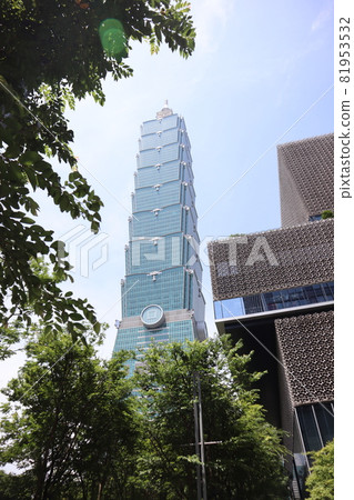 ≪Taiwan≫ Taipei 101 on a sunny day 81953532