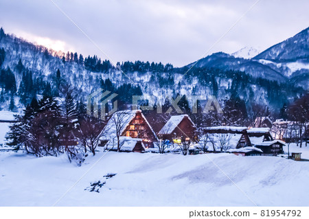 岐阜縣白川鄉的風景 岐阜縣白川鄉的風景 81954792