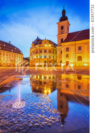 Sibiu, Transylvania, Romania - Night scene with Large Square 81957732