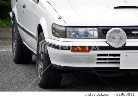 懷舊日系車日產第8代Bluebird SSS-R前臉面罩 81960081