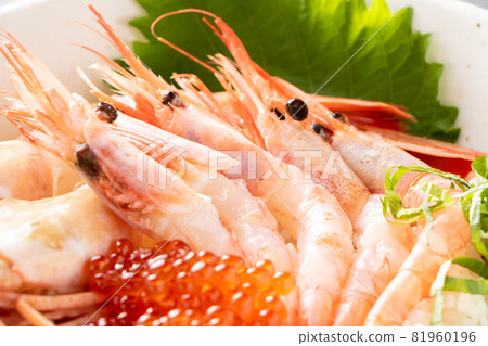 Up of seafood bowl (shrimp, salmon roe). Up of seafood bowl (shrimp, salmon roe). 81960196