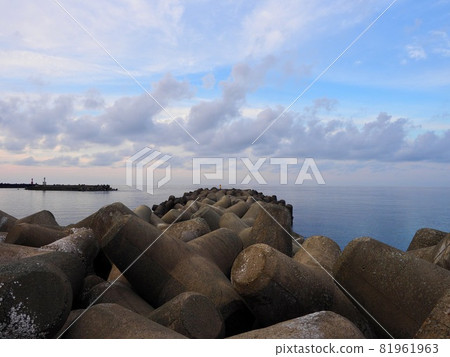 Tetra Tetrapod 81961963