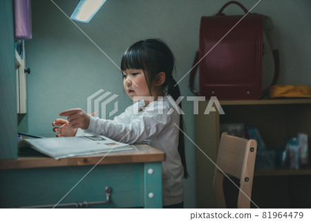 小學生一年級 81964479