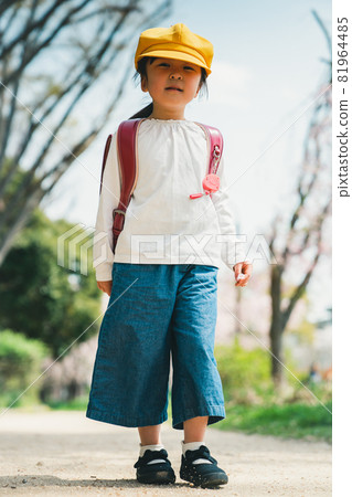 小學生一年級 81964485