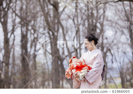 My daughter's visit to the shrine　 81966005