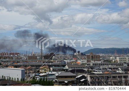 A fire 81970444