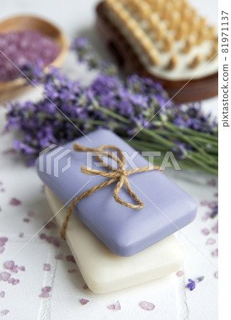 Natural herb cosmetic with lavender flowers 81971137