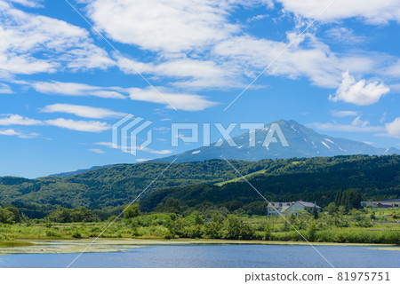 從池塘看鳥海山 從池塘看鳥海山 81975751