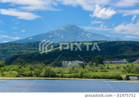 Mt. Chokai seen from the pond Mt. Chokai seen from the pond 81975752