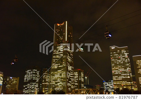 Night view of Yokohama Minato Mirai 81976787