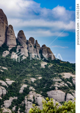 Malformed rocky mountain in Moncellat (Catalonia, Spain) Malformed rocky mountain in Moncellat (Catalonia, Spain) 81981164