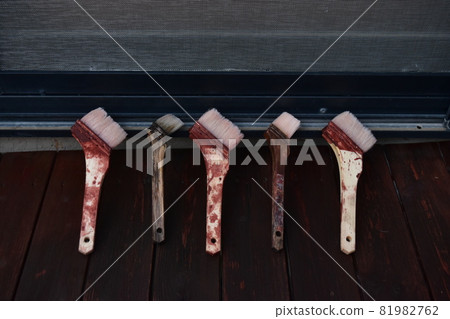 Brush washed after painting Brush washed after painting 81982762