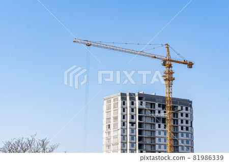 Picture of buildings under construction with construction crane Picture of buildings under construction with construction crane 81986339