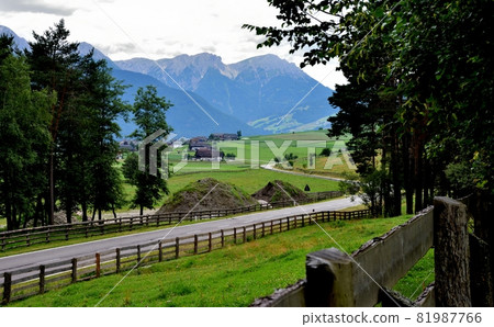 Rural valley 81987766