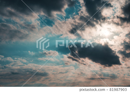 初秋的天空 81987903