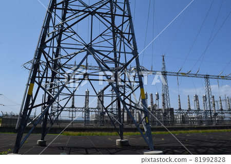 戶外變電站設備及輸電塔 戶外變電站設備及輸電塔 81992828