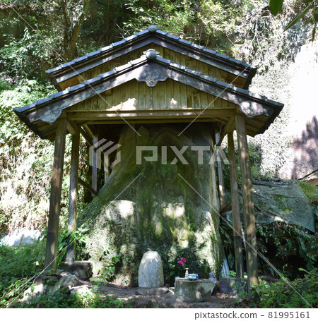岩屋觀音的魔界佛 岩屋觀音的魔界佛 81995161