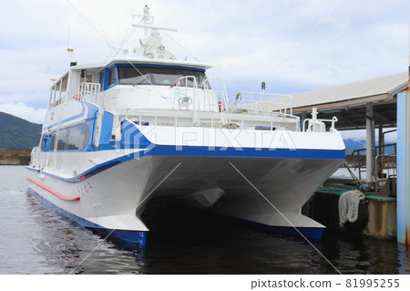 Toba Municipal Liner Ship Glitter (Toshijima Wagu Port) 81995255